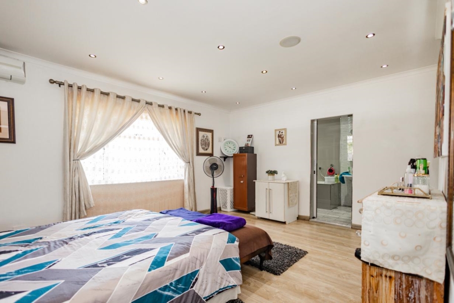 8 Bedroom Property for Sale in Joostenbergvlakte Western Cape